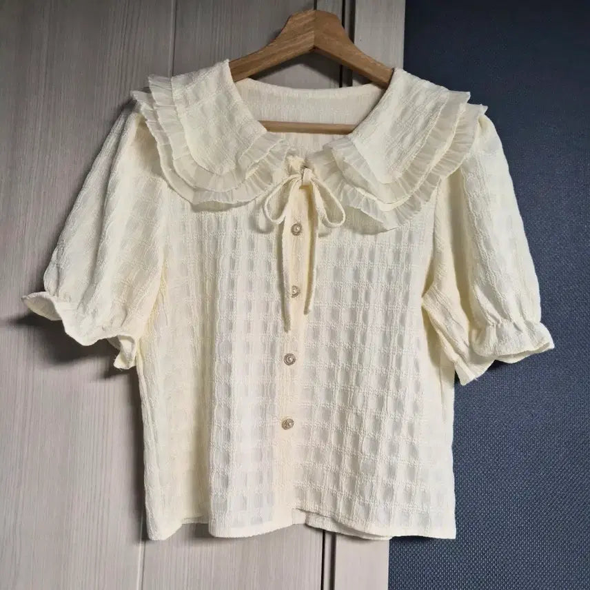 [BUNJANG] Lovely Big Collar Frill Blouse / [새상품] 러블리 빅카라 프릴 블라우스