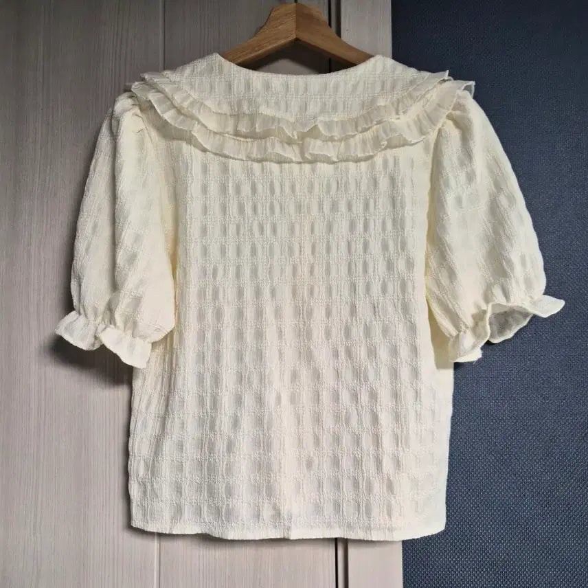 [BUNJANG] Lovely Big Collar Frill Blouse / [새상품] 러블리 빅카라 프릴 블라우스