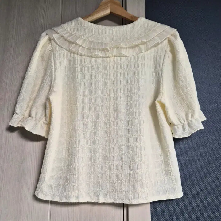 [BUNJANG] Lovely Big Collar Frill Blouse / [새상품] 러블리 빅카라 프릴 블라우스