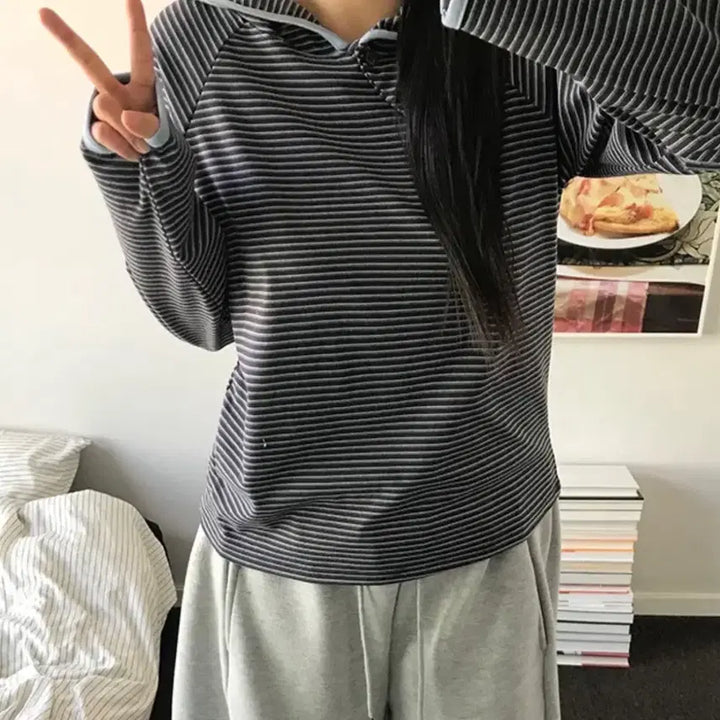 [BUNJANG] Diagonal Button Stripe Hoodie T-Shirt / 사선단추 스트라이프 후드티셔츠