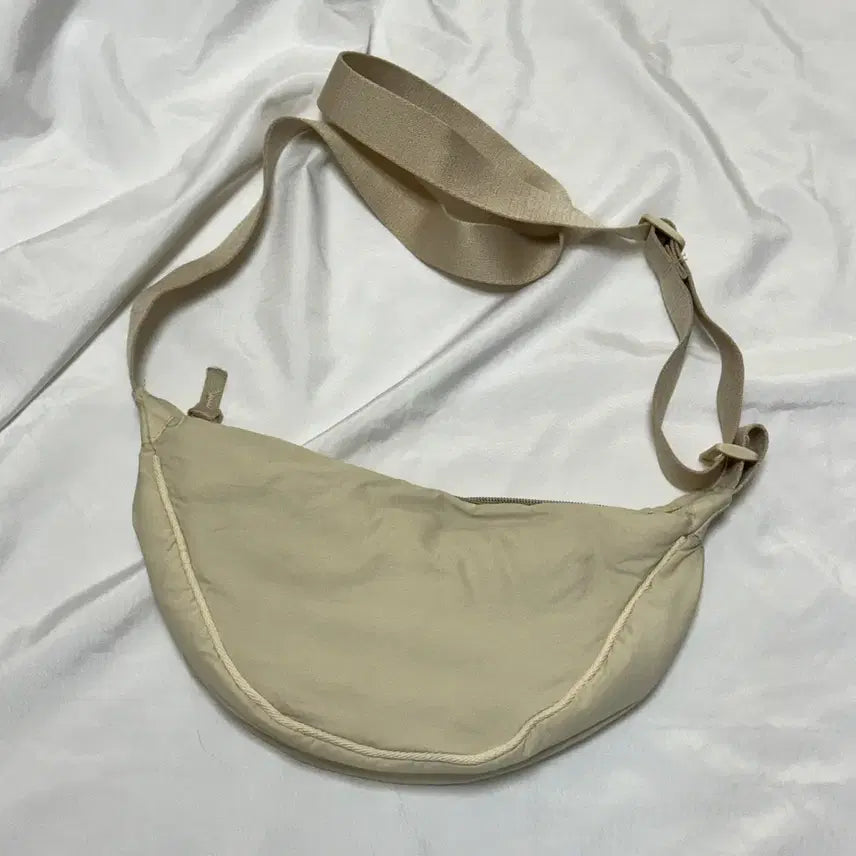 [BUNJANG] Ivory Cross Shoulder Bag / (새상품) 아이보리 크로스 숄더백