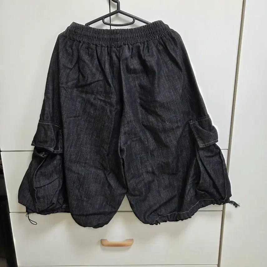 [BUNJANG] Black Bermuda Shorts / 블랙 버뮤다팬츠 프리사이즈