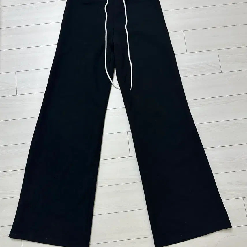 [SOLD OUT] 비츠앤밥스 BRANDY LOW TRAINING PANTS 블랙