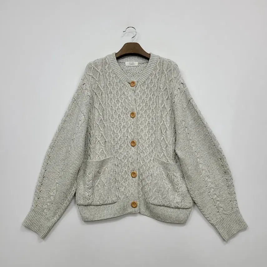 [BUNJANG] Studio Tomboy Cable Knit Cardigan / 스튜디오 톰보이 케이블 니트 가디건/프리/앨리스/1030