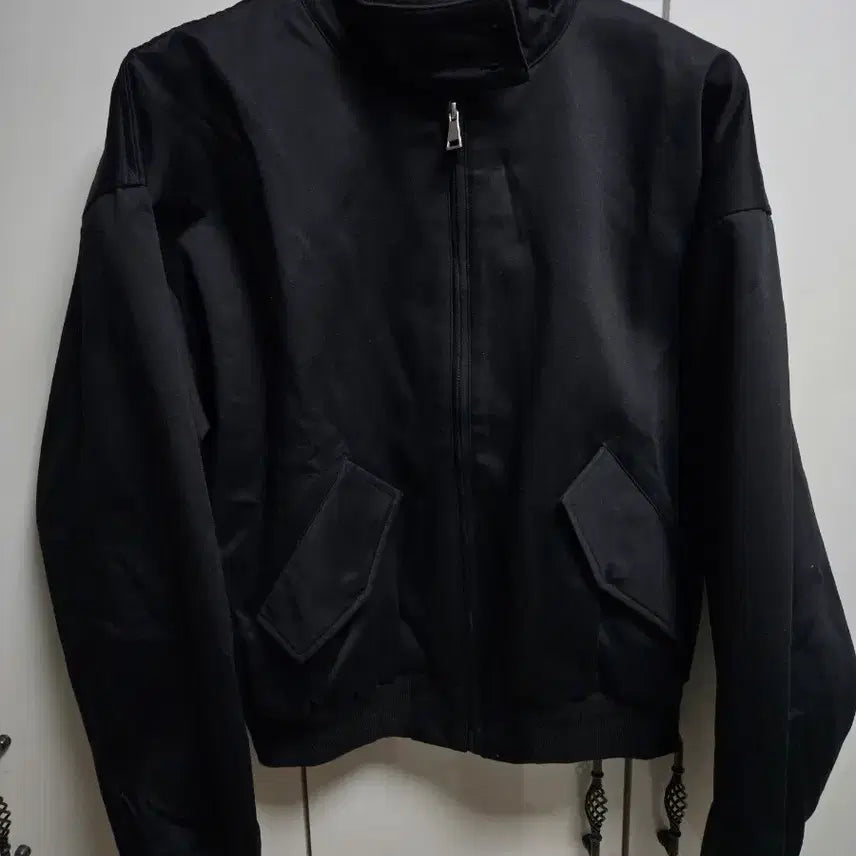 [SOLD OUT] 오버핏 새틴 헤링턴 블랙 자켓 / M 105~110