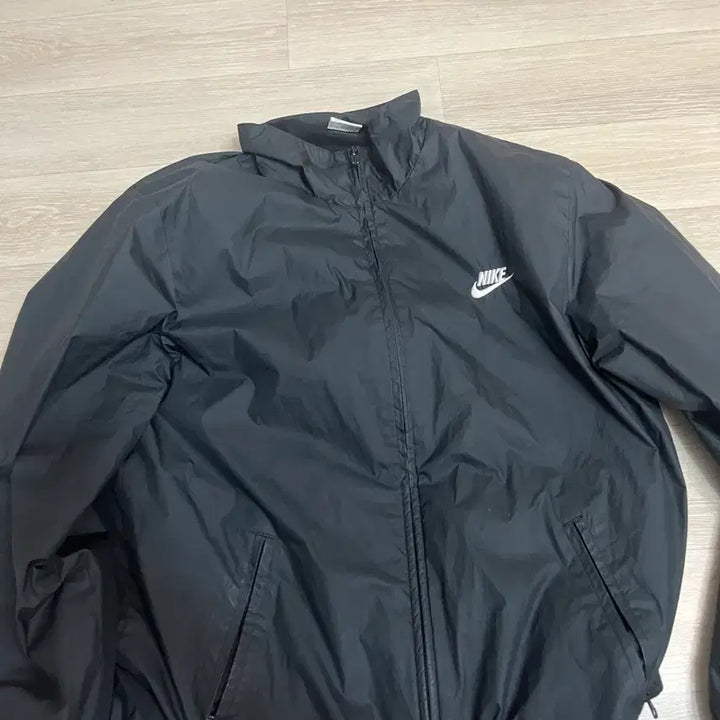 [SOLD OUT] 초대장급 나이키 NSW 클럽 바람막이
