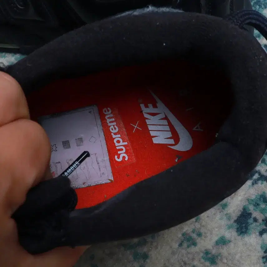 [BUNJANG] Supreme Nike Uptempo Black Sneakers / Supreme 슈프림 나이키 업템포 블랙 260