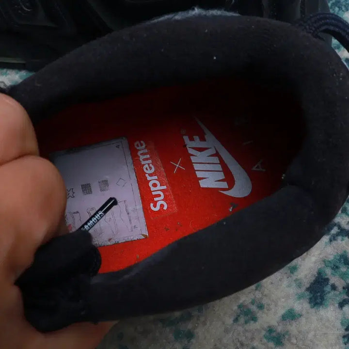 [BUNJANG] Supreme Nike Uptempo Black Sneakers / Supreme 슈프림 나이키 업템포 블랙 260
