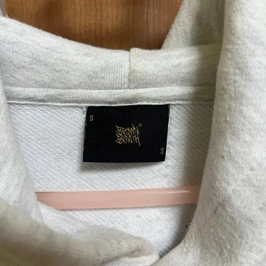 [SOLD OUT] 브라운브레스 후드티