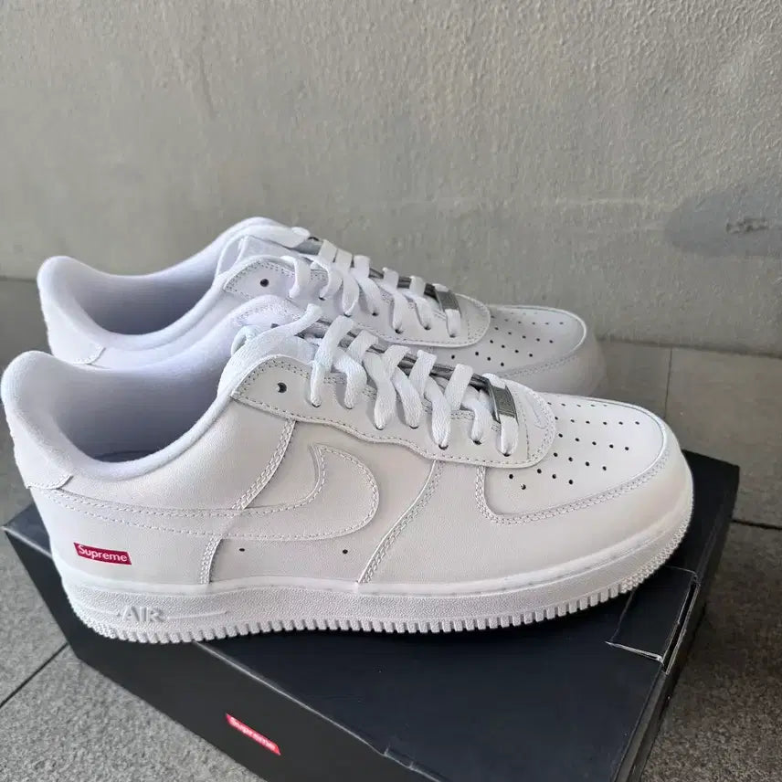 [BUNJANG] Nike x Supreme Air Force 1 Low White 255mm / 나이키 x 슈프림 에어포스 1 로우 화이트 255MM