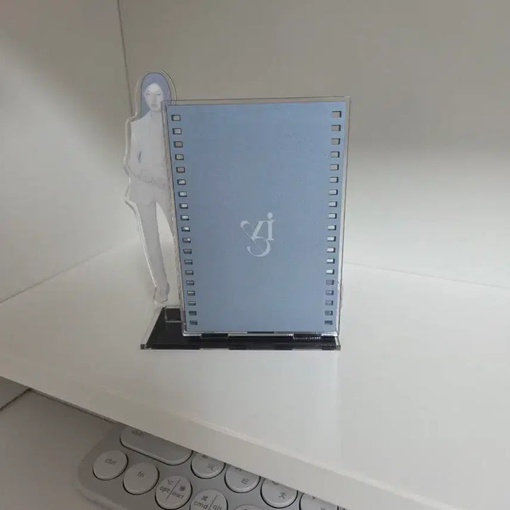 [BUNJANG] IVE Wonyoung Cinema Acrylic Standee / 아이브 원영 시네마 아크릴스탠드