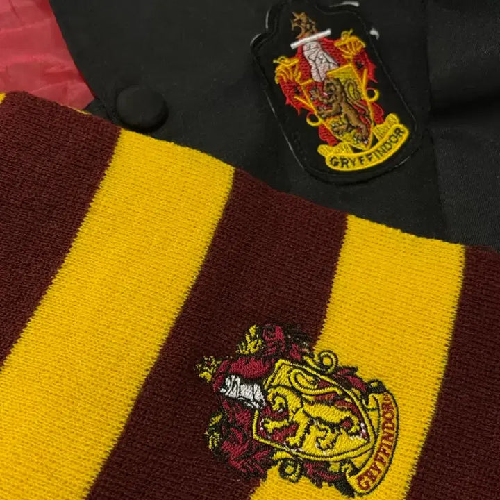 [BUNJANG] Harry Potter Gryffindor Cape + Scarf Set / 해리포터 그리핀도르 망토 + 머플러 세트 졸업사진