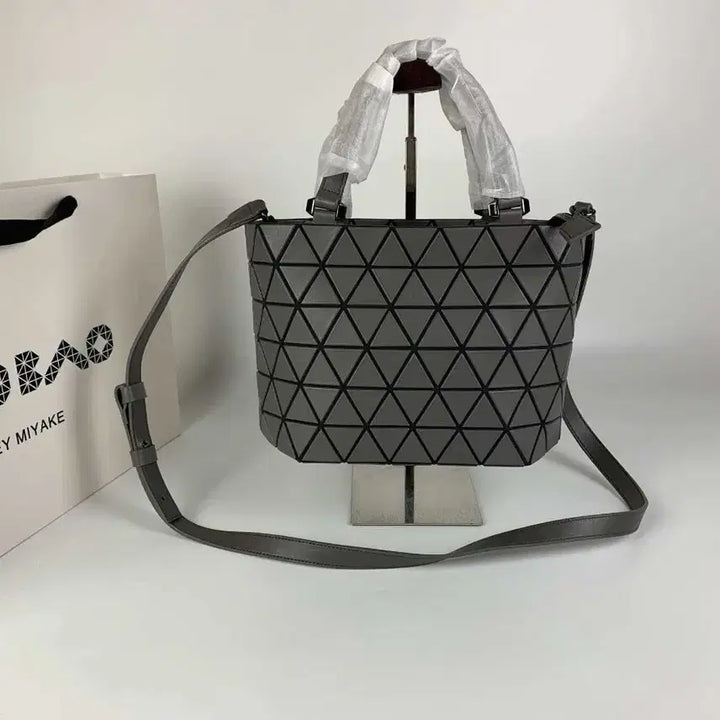 [SOLD OUT] 이세이 미야케 바오바오 크리스탈 매트 토트백