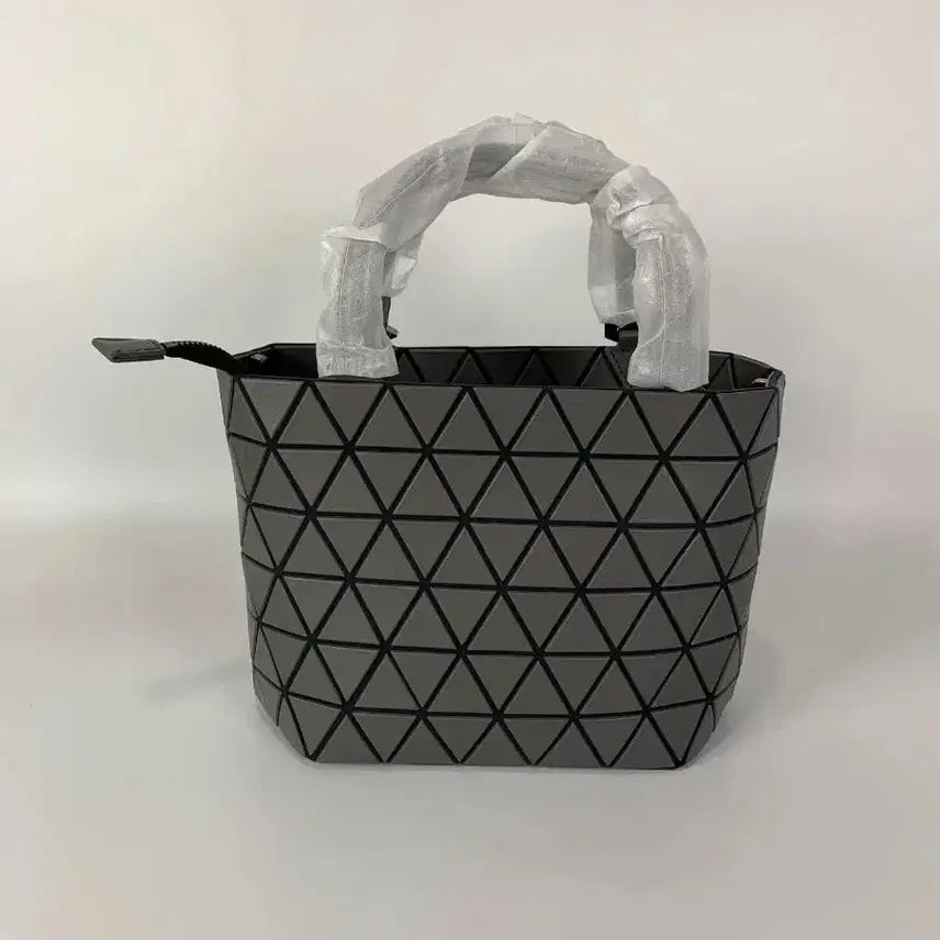 [SOLD OUT] 이세이 미야케 바오바오 크리스탈 매트 토트백
