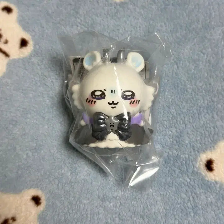 [BUNJANG] Chiikawa Super Magical Soft Vinyl Figure Momonga / 치이카와 초매지컬 소프비 피규어 모몽가