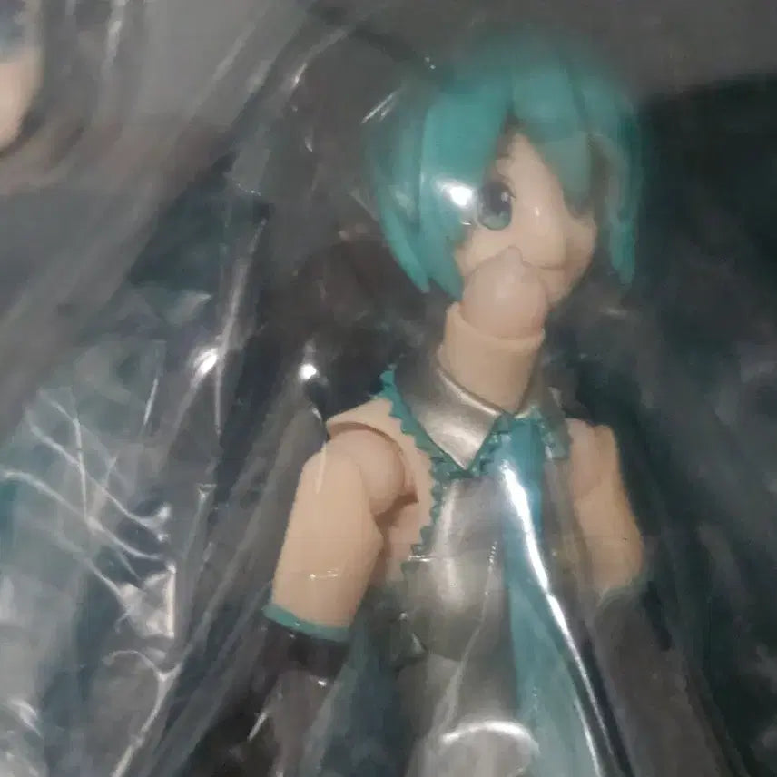 [BUNJANG] Figma Hatsune Miku 2.0 Junk Figure / Figma 하츠네 미쿠 2.0(정크 품위)