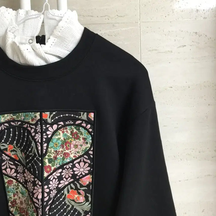 [SOLD OUT] SANDRO 산드로 플라워 패치 스웻 맨투맨 66