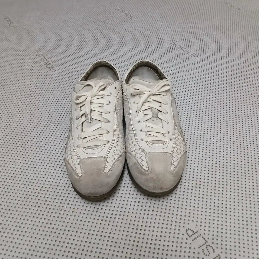 [BUNJANG] Salvatore Ferragamo Ivory Sneakers / 페라가모 스니커즈 아이보리