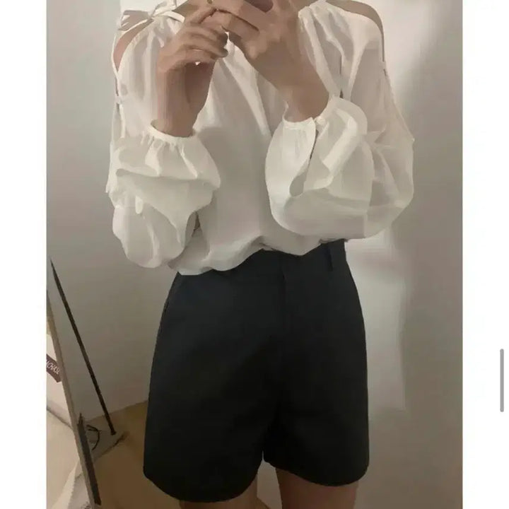 [BUNJANG] GanehSra Greta Blouse Ivory / 가내스라 그레타 블라우스 오디네르 온트 메이비베이비 타낫 더바넷 리브아워