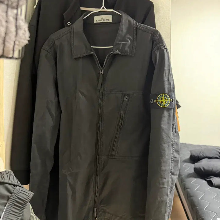 [SOLD OUT] 스톤아일랜드 블랙 지퍼 셔츠 자켓