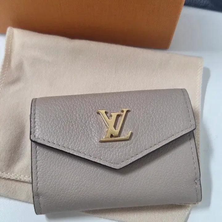 [SOLD OUT] 루이비통 락미니 지갑 월렛 베이지