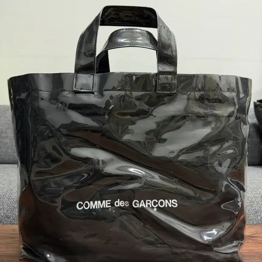 [SOLD OUT] 꼼데가르송 블랙 PVC 쇼핑백 토트백