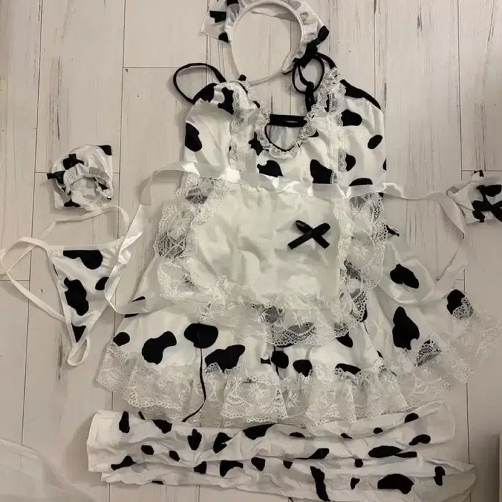 [BUNJANG] Cow Print Cosplay Costume Full Set / 섹시 젖소 무늬 코스프레 의상 풀세트