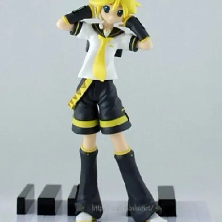 [BUNJANG] Vocaloid Kagamine Len Piano Classic Figure / 미개봉최저가.마지막1개) 보컬로이드 카가미네 렌 건반 고전 피규어