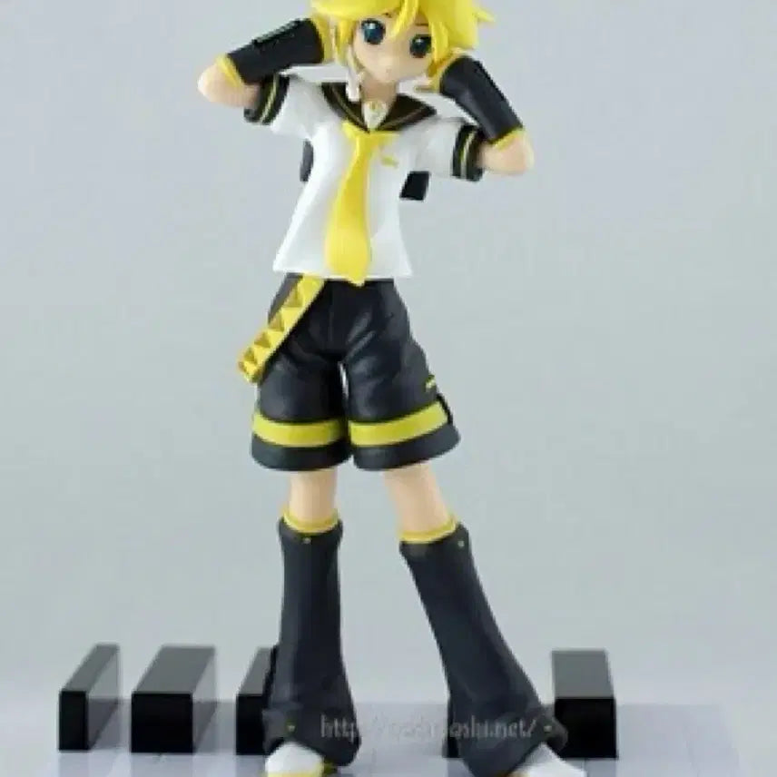[BUNJANG] Vocaloid Kagamine Len Piano Classic Figure / 번장유일재고1개.특별세일) 보컬로이드 카가미네 렌 건반 고전 피규어