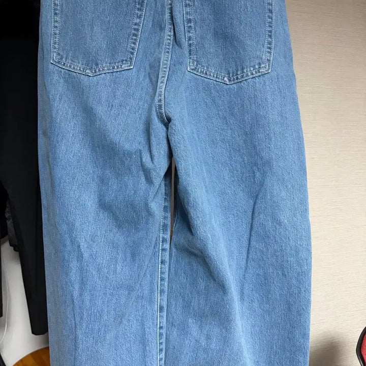 [SOLD OUT] 비슬로우 딥 원턱 데님 팬츠