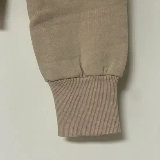 [SOLD OUT] Zara 밤비 자수 맨투맨 티셔츠 베이지