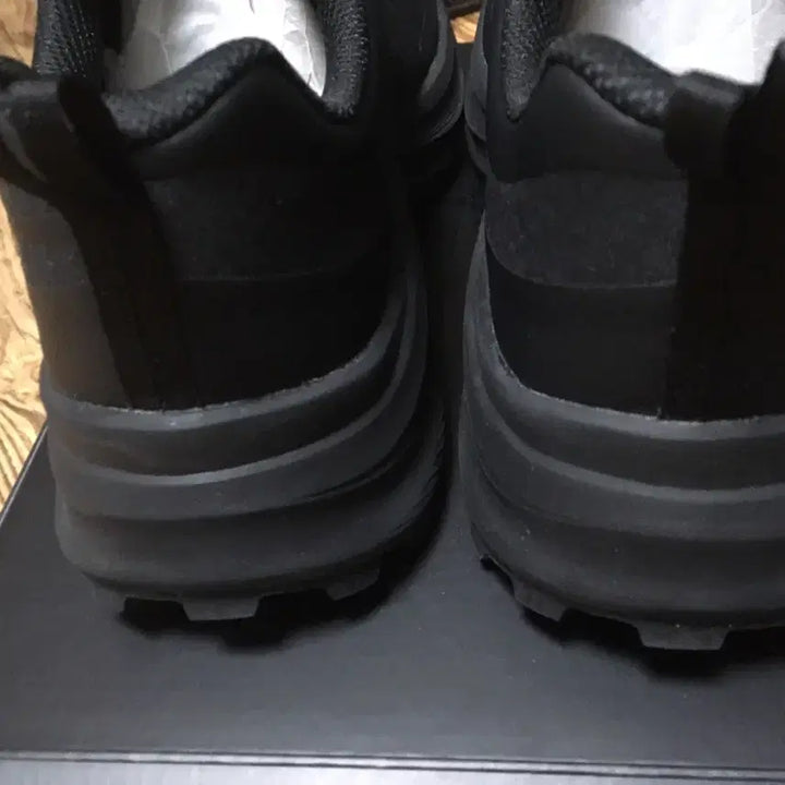 [SOLD OUT] FILA x ARC FLOAT TR9 2.0 블랙 판매합니다