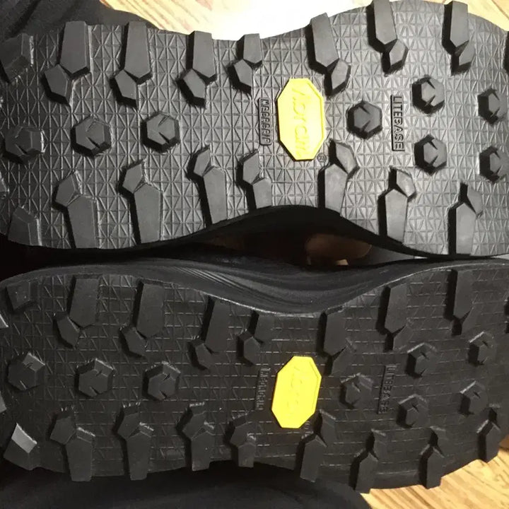 [SOLD OUT] FILA x ARC FLOAT TR9 2.0 블랙 판매합니다