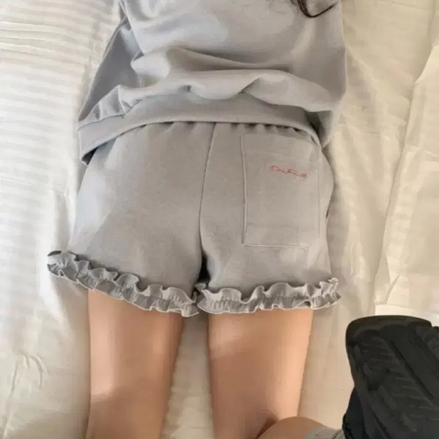 [BUNJANG] Withbloom Handmade Frill Sweatshirt and Pants Set / 위드블룸 자체제작 프릴 맨투맨 바지 세트