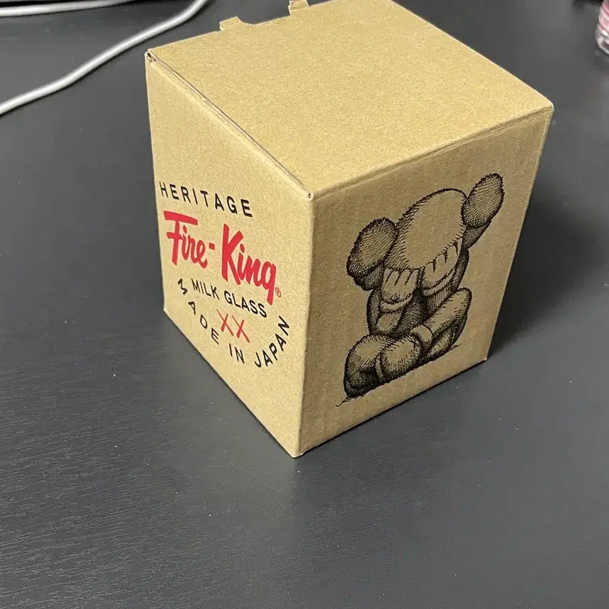 [BUNJANG] Fire King KAWS Collaboration Box / 파이어킹 카우스 콜라보
