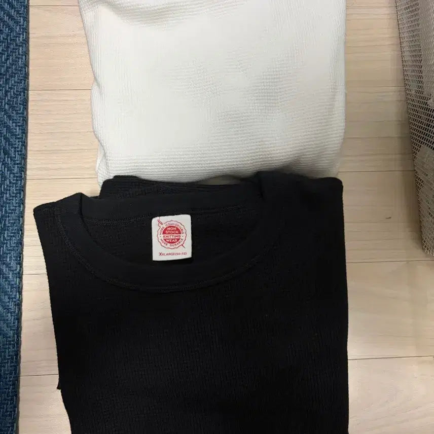 [SOLD OUT] 브론슨 와플 티셔츠 블랙 XXL