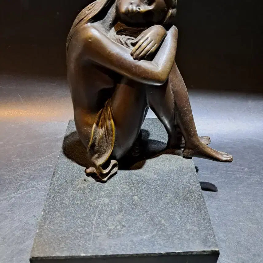 [BUNJANG] 브론즈 여인 좌상 조각상 / 브론즈 여인 좌상 조각상