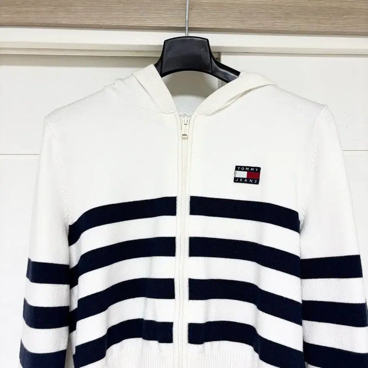 [SOLD OUT] 타미진스 장원영 니트 후드집업 타미힐피거