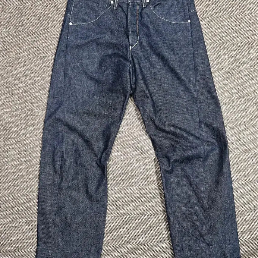 [SOLD OUT] 리바이스 엔지니어드진 32