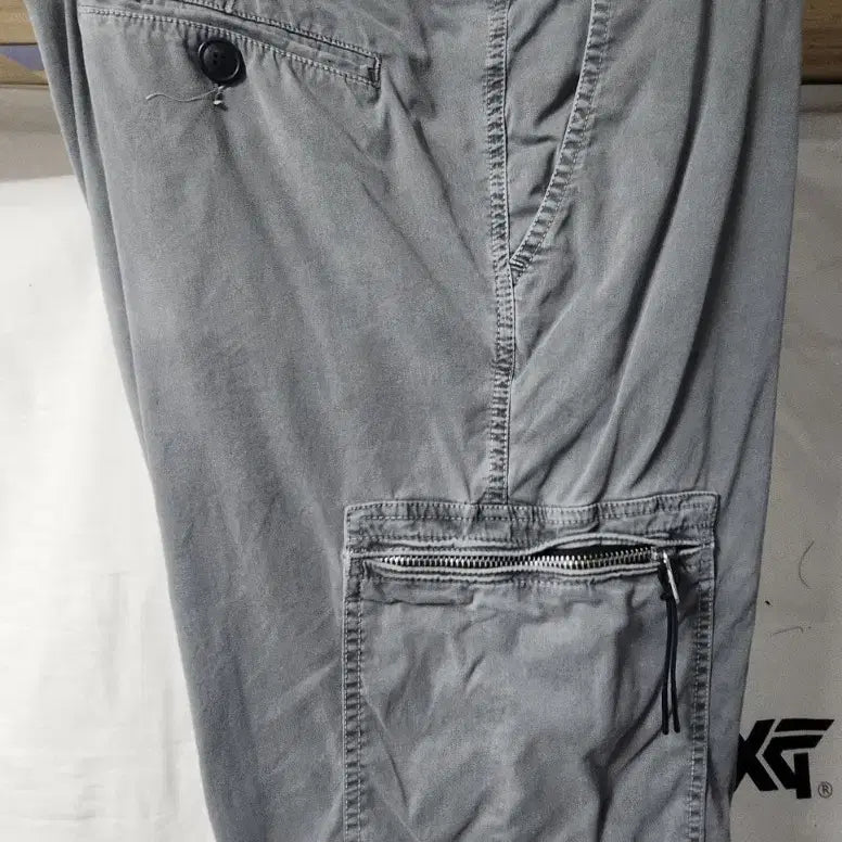 [SOLD OUT] CP 컴퍼니 카고 바지 그레이 36" 102cm