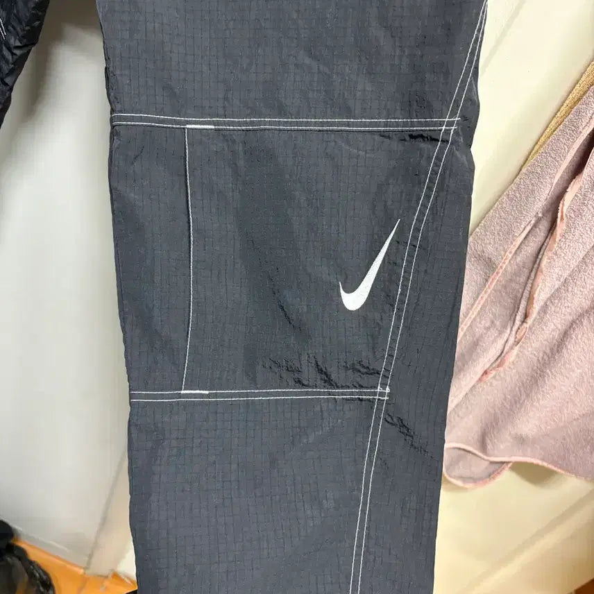 [SOLD OUT] 나이키 블랙 스티치 트랙 팬츠 상태 조아요