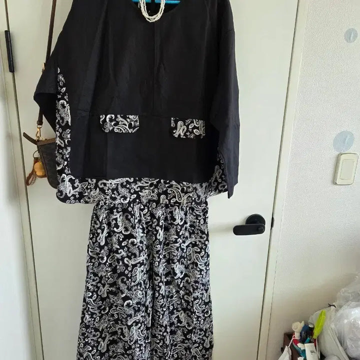 [SOLD OUT] 블랙 페이즐리 투피스 세트