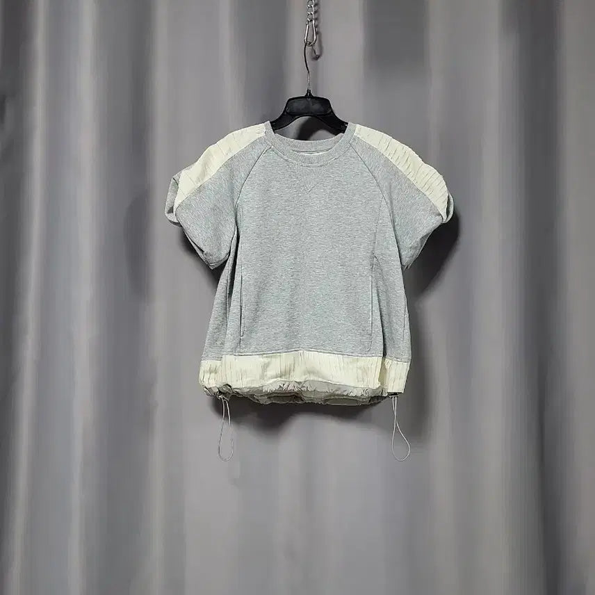[SOLD OUT] 핀턱 포인트 볼륨소매 스트링 맨투맨