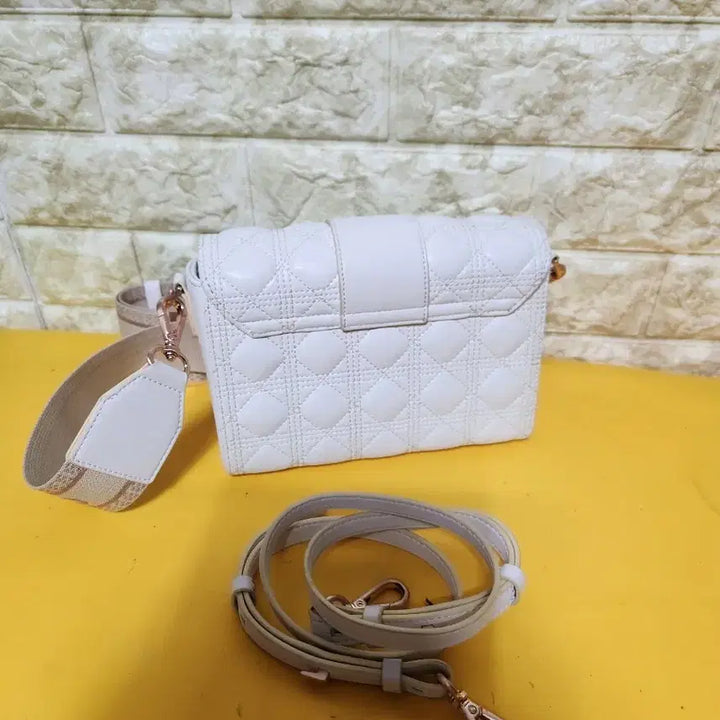 [BUNJANG] CARLYN Ivory Shoulder Bag / 칼린 CARLYN 가방 아이보리 숄더백