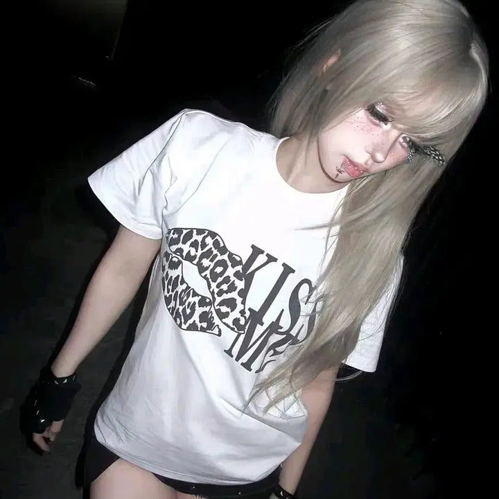 [BUNJANG] [2컬러] 갸루 반팔티셔츠 레오파드 입술 립 y2k 반팔티 지뢰계 양산형 / [2컬러] 갸루 반팔티셔츠 레오파드 입술 립 y2k 반팔티 지뢰계 양산형