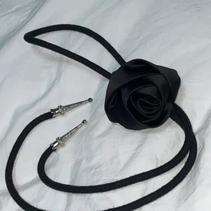 [BUNJANG] Artist Complex Rose Bolo Tie (Used) / 아티스트 컴플렉스 장미 볼로 타이 블랙 (2회착용)