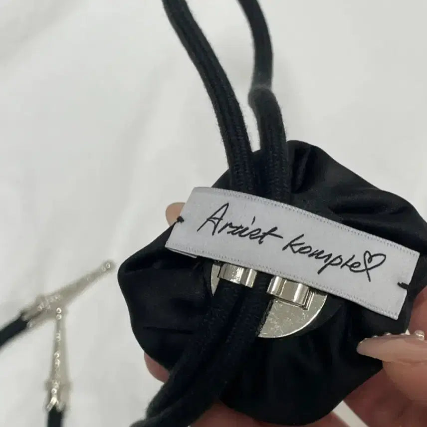 [BUNJANG] Artist Complex Rose Bolo Tie (Used) / 아티스트 컴플렉스 장미 볼로 타이 블랙 (2회착용)