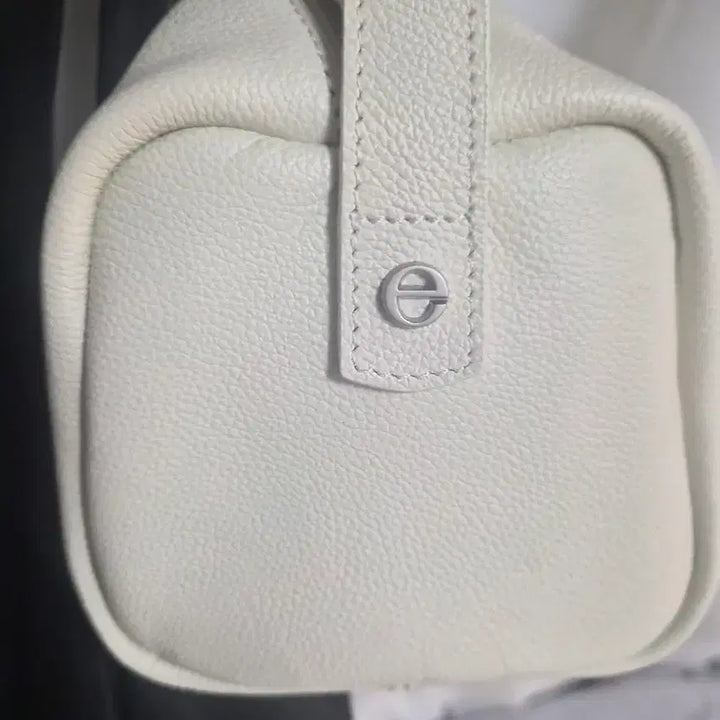 [BUNJANG] 에이노 Aplin bag  크림색상 / 에이노 Aplin bag  크림색상