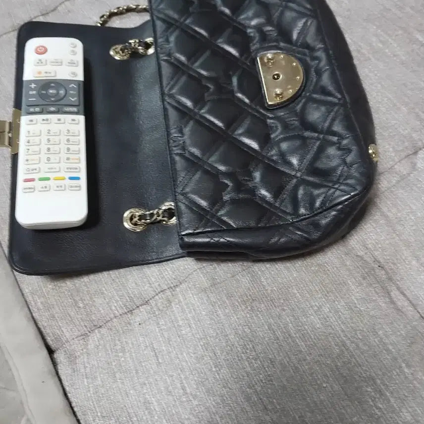 [BUNJANG] MCM Quilting Chain Bag / 메트로시티 퀼팅 체인백