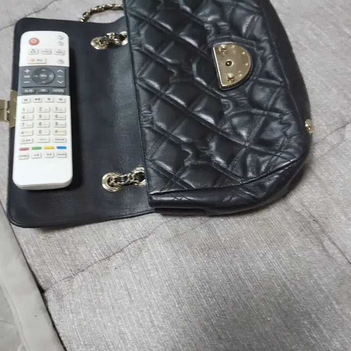 [BUNJANG] MCM Quilting Chain Bag / 메트로시티 퀼팅 체인백